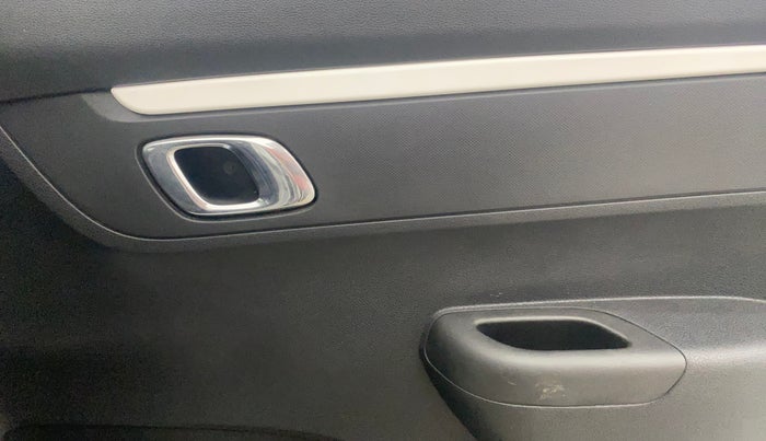 2023 Renault Kwid CLIMBER AMT 1.0, Petrol, Automatic, 22,698 km, Driver Side Door Panels Control