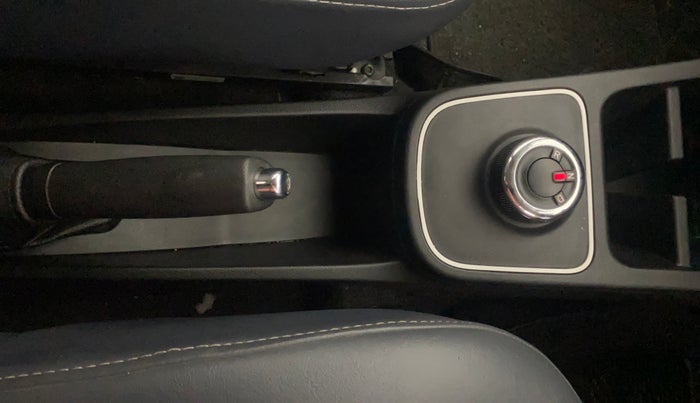 2023 Renault Kwid CLIMBER AMT 1.0, Petrol, Automatic, 22,698 km, Gear Lever