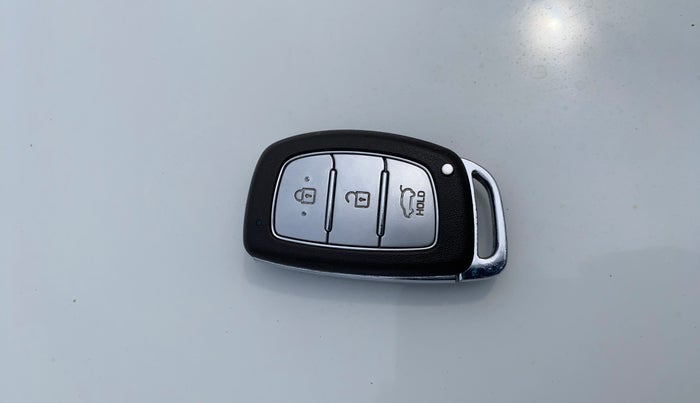 2018 Hyundai Elite i20 ASTA 1.2 (O), Petrol, Manual, 55,809 km, Key Close Up