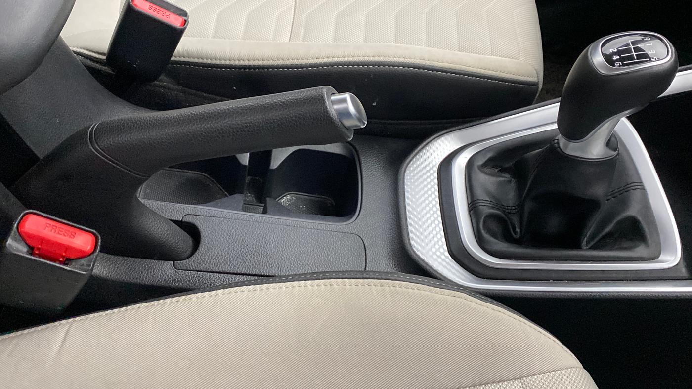 2020 KIA SONET HTX 1.0 IMT, Petrol, Manual, 10,339 km, Gear Lever