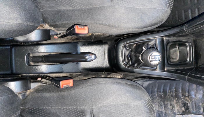 2012 Maruti Swift VXI, Petrol, Manual, 1,20,265 km, Gear Lever