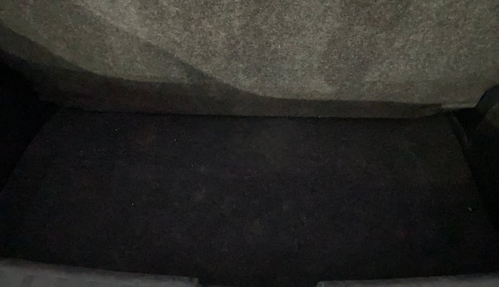 2012 Maruti Swift VXI, Petrol, Manual, 1,20,265 km, Boot Inside