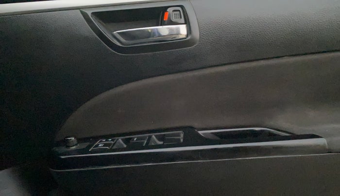 2012 Maruti Swift VXI, Petrol, Manual, 1,20,265 km, Driver Side Door Panels Control