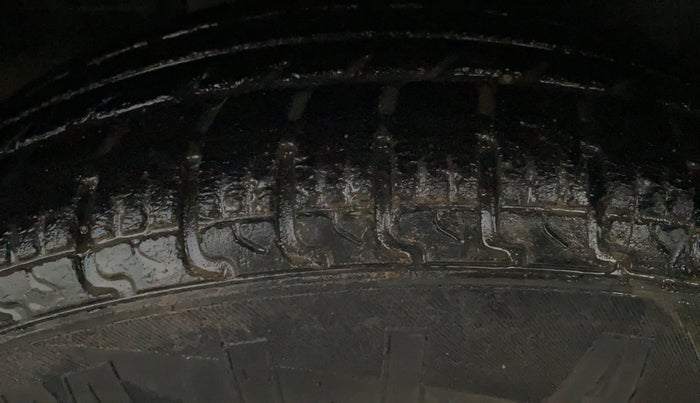 2012 Maruti Swift VXI, Petrol, Manual, 1,20,265 km, Right Rear Tyre Tread