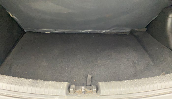 2015 Hyundai Grand i10 SPORTZ 1.2 KAPPA VTVT, Petrol, Manual, 69,663 km, Boot Inside