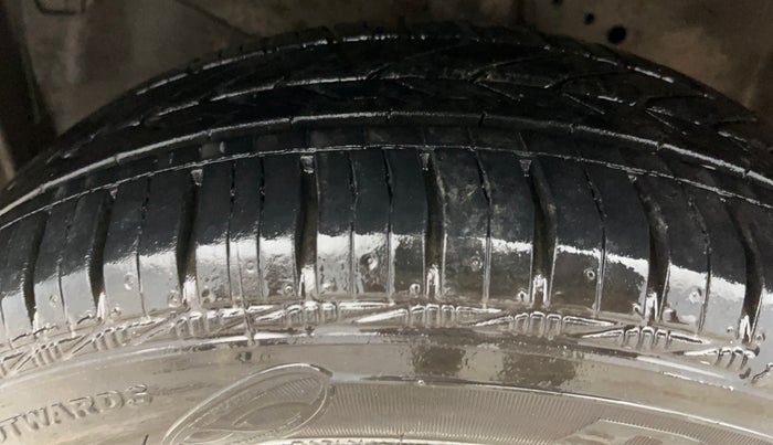 2016 Honda Amaze 1.2L I-VTEC S, Petrol, Manual, 36,037 km, Left Front Tyre Tread