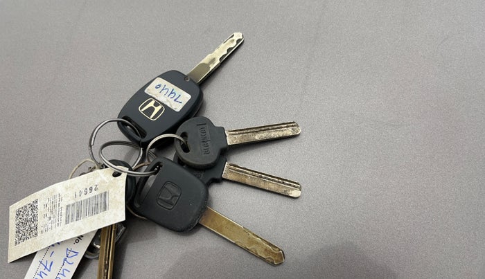 2016 Honda Amaze 1.2L I-VTEC S, Petrol, Manual, 36,037 km, Key Close Up