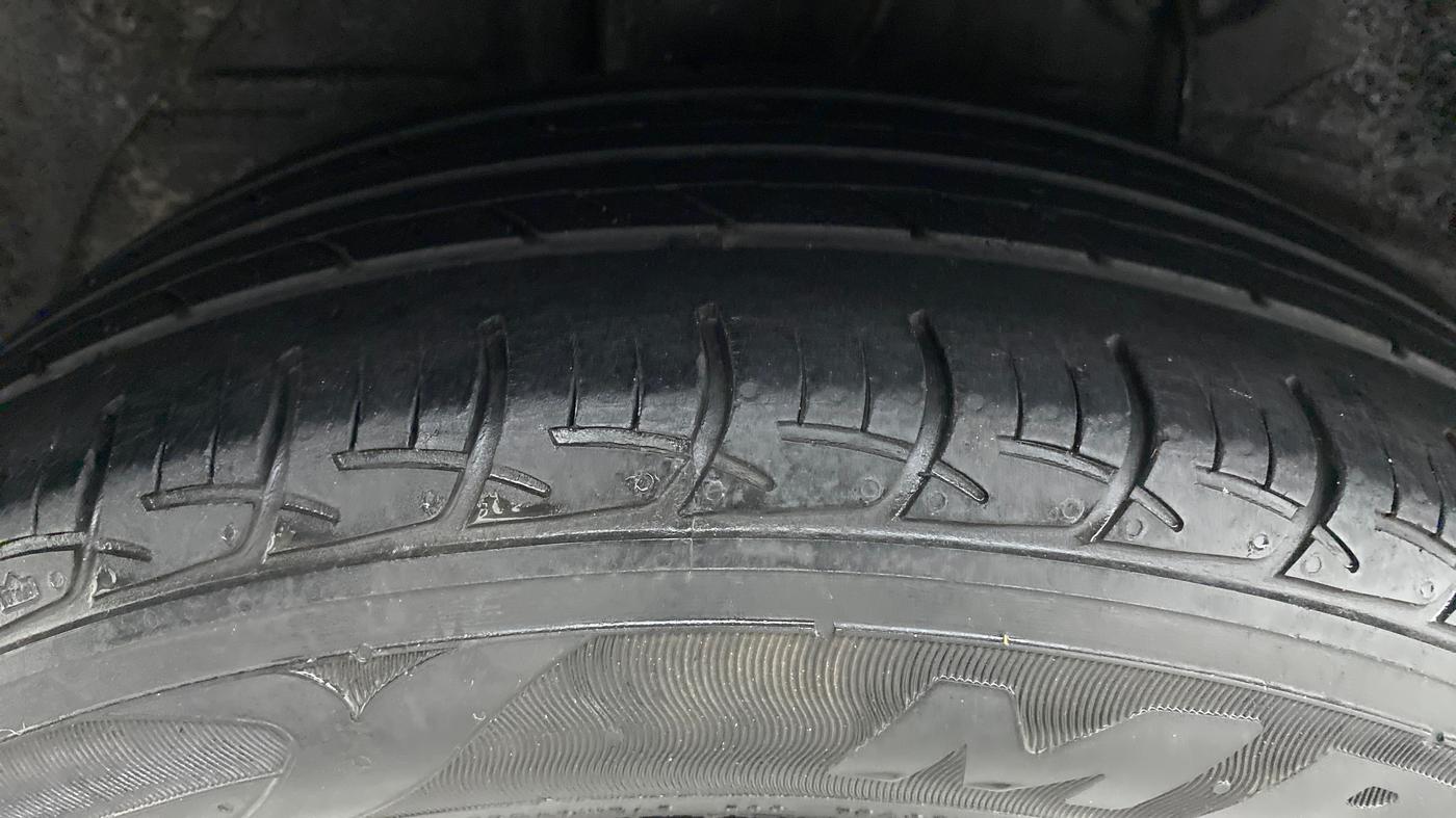 2019 Hyundai Elite i20 SPORTZ PLUS 1.2, Petrol, Manual, 30,683 km, Right Rear Tyre Tread