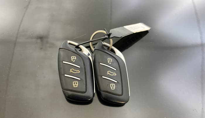 2022 MG ASTOR SAVVY 1.3 TURBO AT S RED, Petrol, Automatic, 14,541 km, Key Close Up