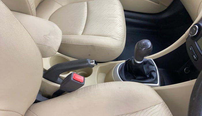 2014 Hyundai Verna FLUIDIC 1.4 CRDI CX, Diesel, Manual, 1,08,392 km, Gear Lever