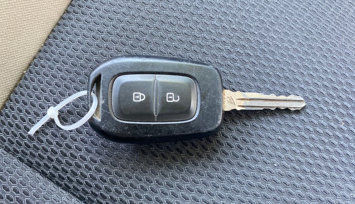 2022 Renault TRIBER RXT, Petrol, Manual, 89,906 km, Key Close Up