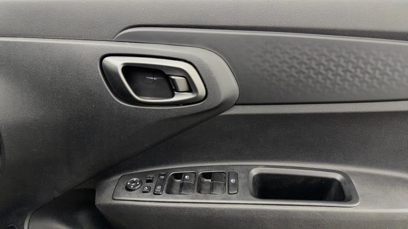 2023 Hyundai EXTER SX(O) CONNECT 1.2 AMT DUAL TONE, Petrol, Automatic, 13,620 km, Driver Side Door Panels Control