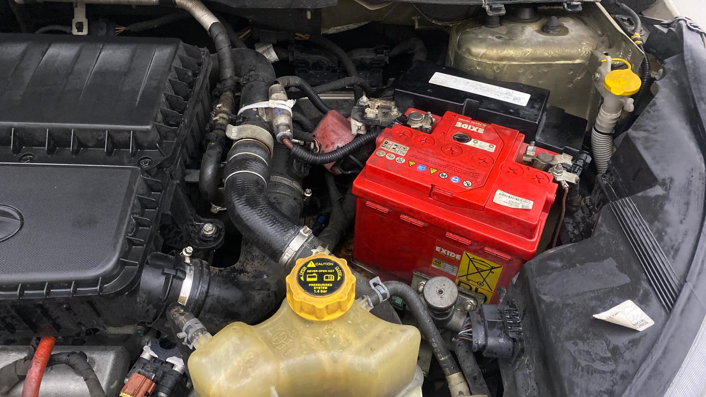 2022 Tata NEXON XZA PLUS (PREMIUM) KAZIRANGA DIESEL, Diesel, Automatic, 1,36,650 km, Engine View - Left
