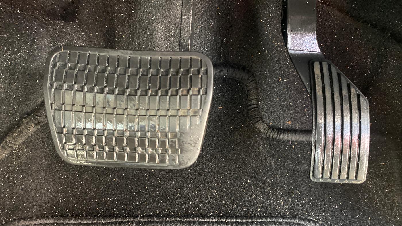 2022 Tata NEXON XZA PLUS (PREMIUM) KAZIRANGA DIESEL, Diesel, Automatic, 1,36,650 km, Pedals