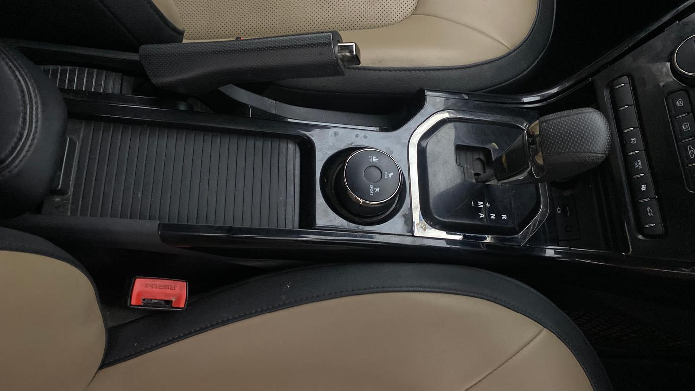 2022 Tata NEXON XZA PLUS (PREMIUM) KAZIRANGA DIESEL, Diesel, Automatic, 1,36,650 km, Gear Lever