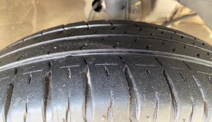 2020 Maruti XL6 ZETA MT, Petrol, Manual, 76,860 km, Right Front Tyre Tread