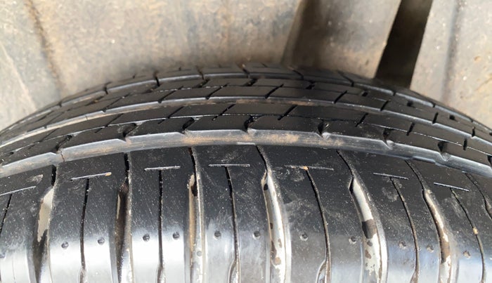 2020 Maruti XL6 ZETA MT, Petrol, Manual, 76,860 km, Left Rear Tyre Tread