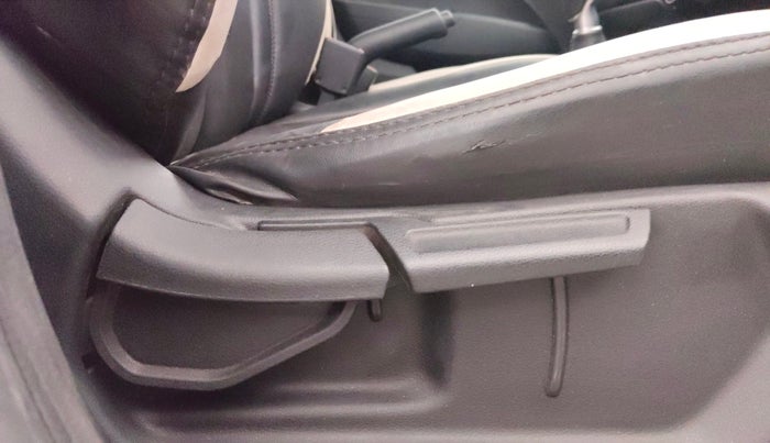 2020 Hyundai VENUE SX 1.0 TURBO IMT, Petrol, Manual, 50,034 km, Driver Side Adjustment Panel