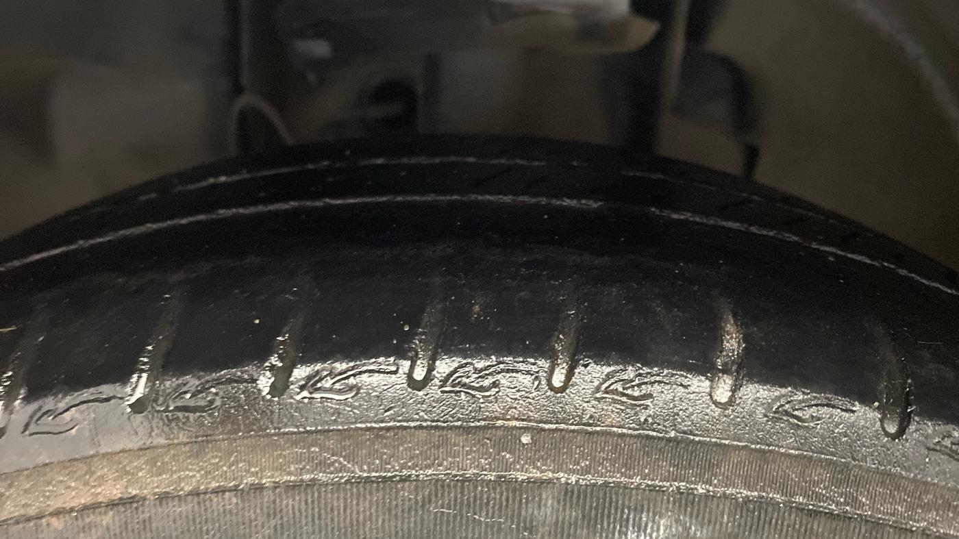 2021 Tata Tiago XZA PLUS PETROL, Petrol, Automatic, 1,02,224 km, Left Front Tyre Tread