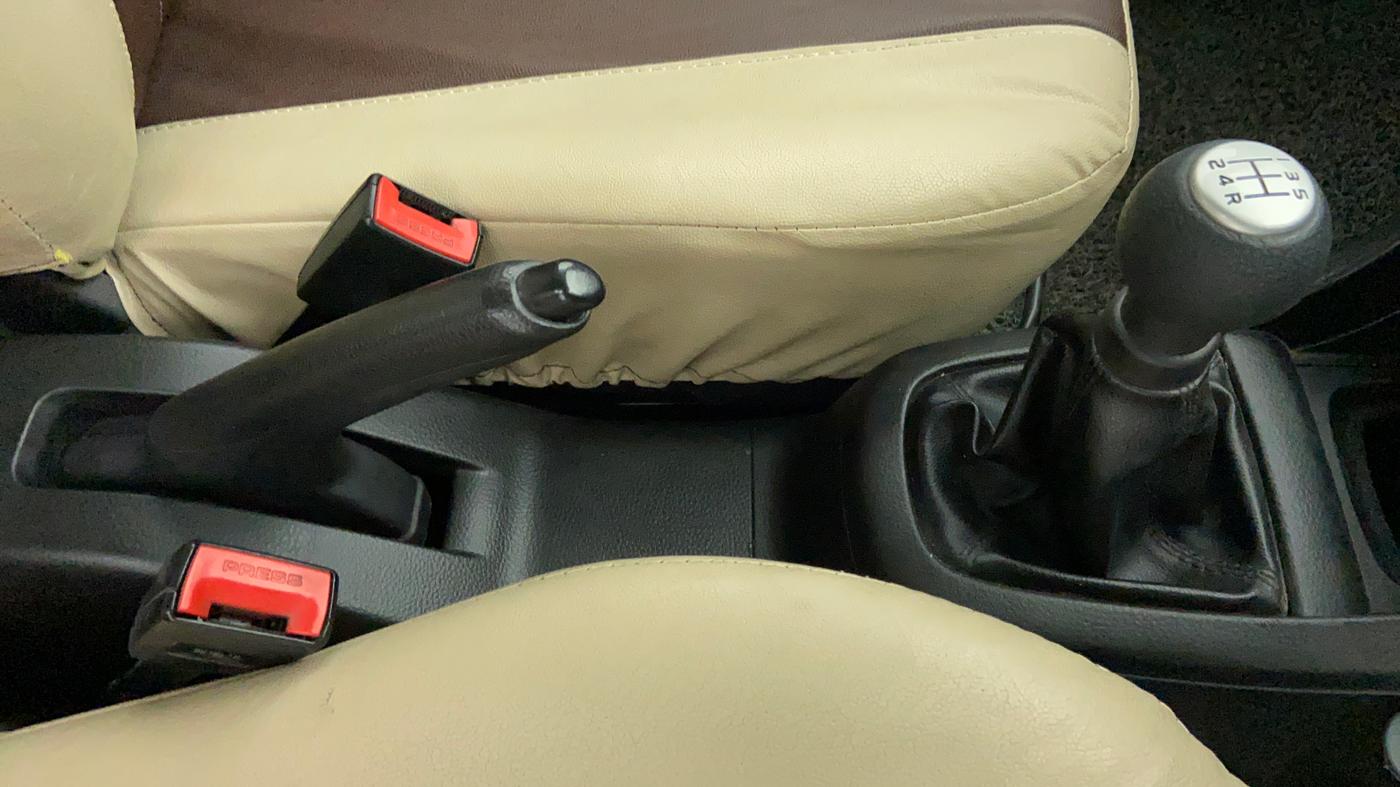 2016 Maruti Swift LXI OPT, Petrol, Manual, 59,743 km, Gear Lever