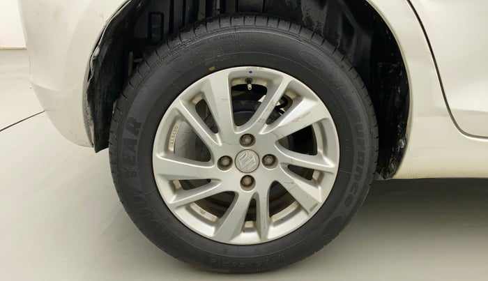 2012 Maruti Swift ZXI, Petrol, Manual, 70,223 km, Right Rear Wheel