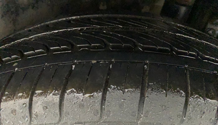 2012 Maruti Swift ZXI, Petrol, Manual, 70,223 km, Left Rear Tyre Tread