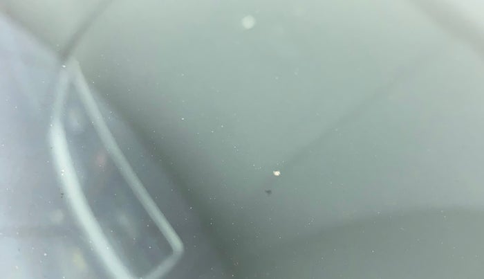 2014 Maruti Swift VXI, Petrol, Manual, 53,175 km, Front windshield - Minor spot on windshield