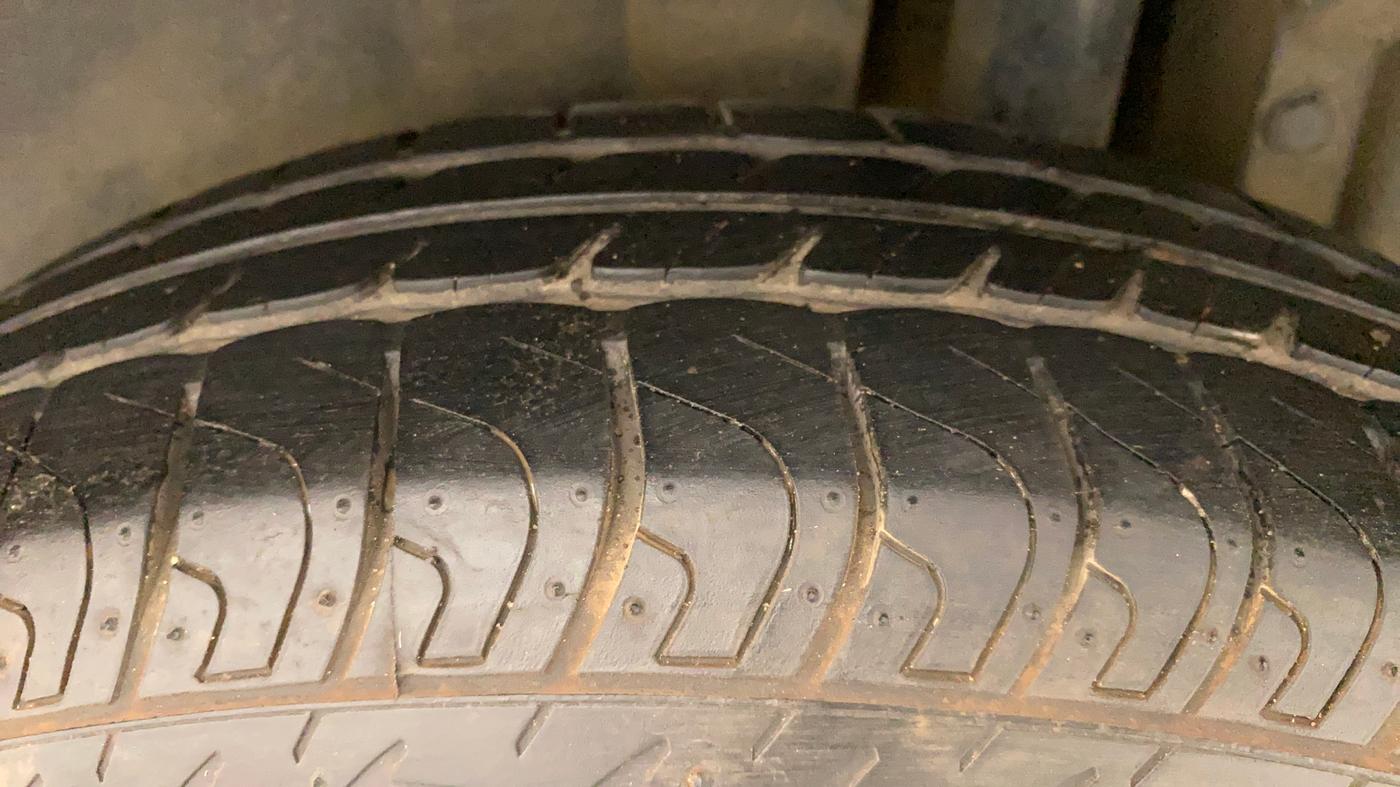 2014 Maruti Swift VXI, Petrol, Manual, 53,175 km, Left Rear Tyre Tread