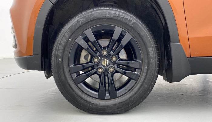2018 Maruti Vitara Brezza ZDI+ DUAL TONE AMT, Diesel, Automatic, 33,570 km, Left Front Wheel