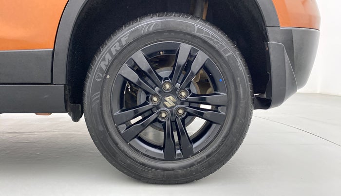 2018 Maruti Vitara Brezza ZDI+ DUAL TONE AMT, Diesel, Automatic, 33,570 km, Left Rear Wheel