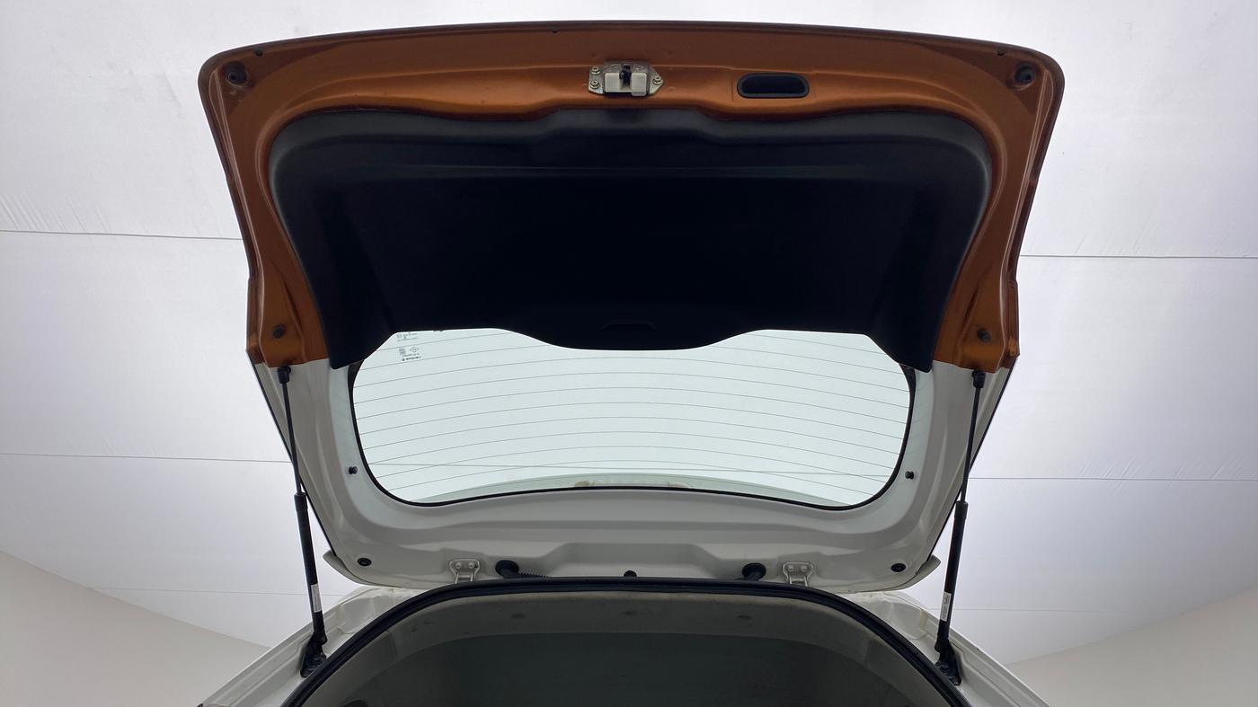 2018 Maruti Vitara Brezza ZDI+ DUAL TONE AMT, Diesel, Automatic, 33,570 km, Boot Door Open