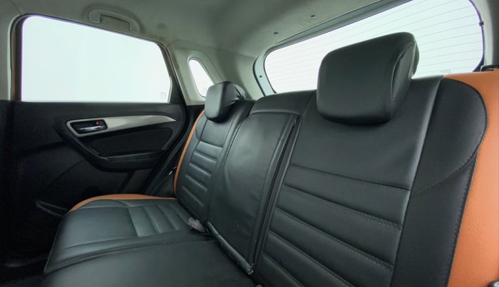 2018 Maruti Vitara Brezza ZDI+ DUAL TONE AMT, Diesel, Automatic, 33,570 km, Right Side Rear Door Cabin