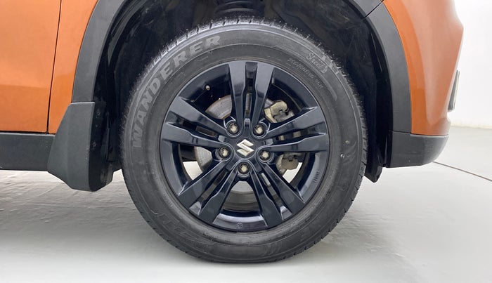 2018 Maruti Vitara Brezza ZDI+ DUAL TONE AMT, Diesel, Automatic, 33,570 km, Right Front Wheel