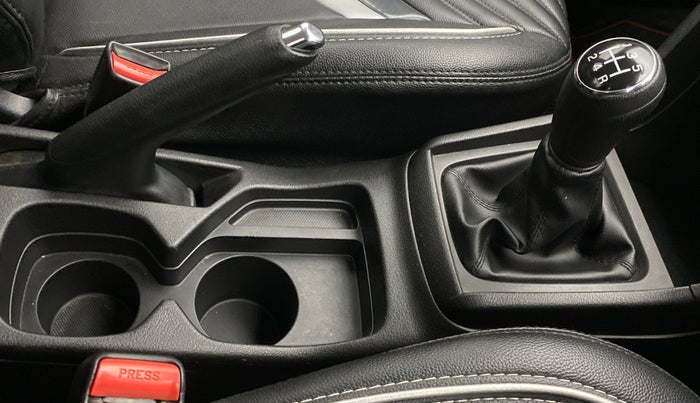 2021 Maruti Vitara Brezza VXI, Petrol, Manual, 28,660 km, Gear Lever