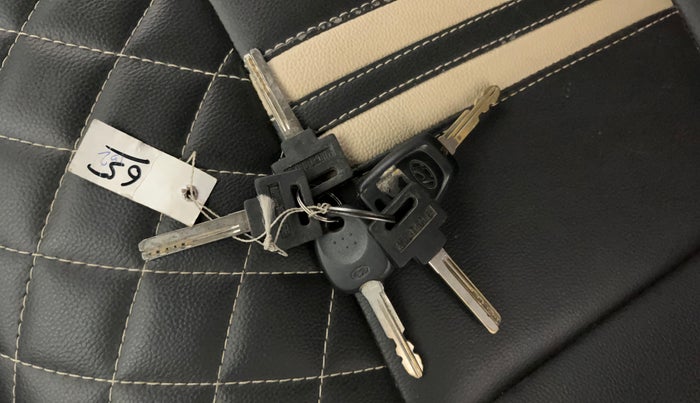 2019 Hyundai NEW SANTRO SPORTZ CNG, CNG, Manual, 85,842 km, Key Close Up