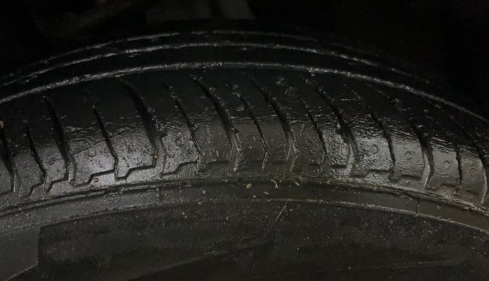 2022 Renault Kiger RXZ MT, Petrol, Manual, 33,351 km, Right Front Tyre Tread