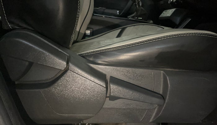 2022 Renault Kiger RXZ MT, Petrol, Manual, 33,351 km, Driver Side Adjustment Panel