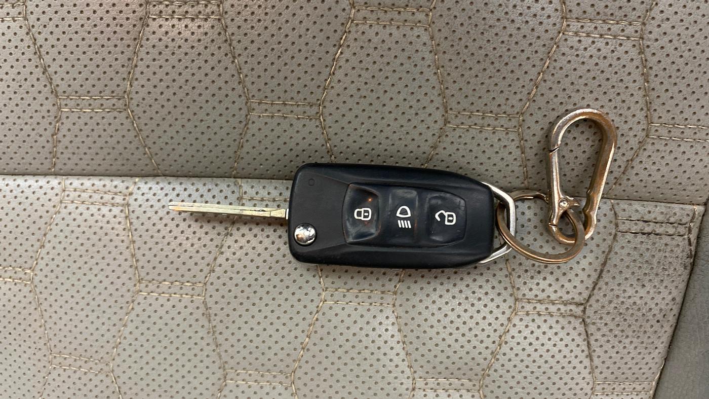 2021 Tata ALTROZ XM PLUS PETROL, Petrol, Manual, 80,526 km, Key Close Up