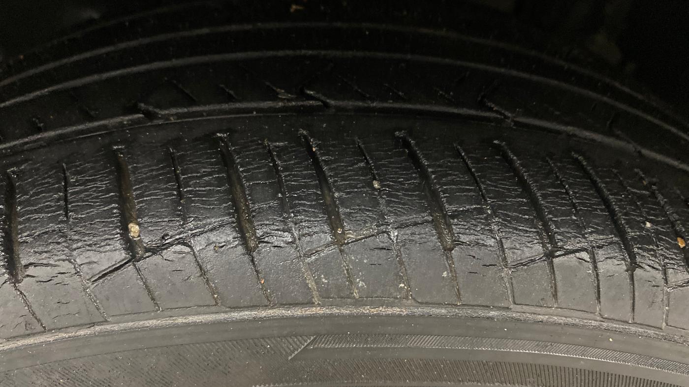 2021 Tata ALTROZ XM PLUS PETROL, Petrol, Manual, 80,526 km, Left Front Tyre Tread