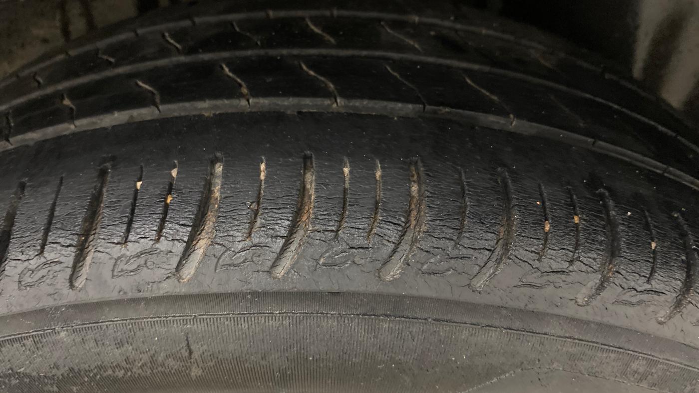 2021 Tata ALTROZ XM PLUS PETROL, Petrol, Manual, 80,526 km, Left Rear Tyre Tread