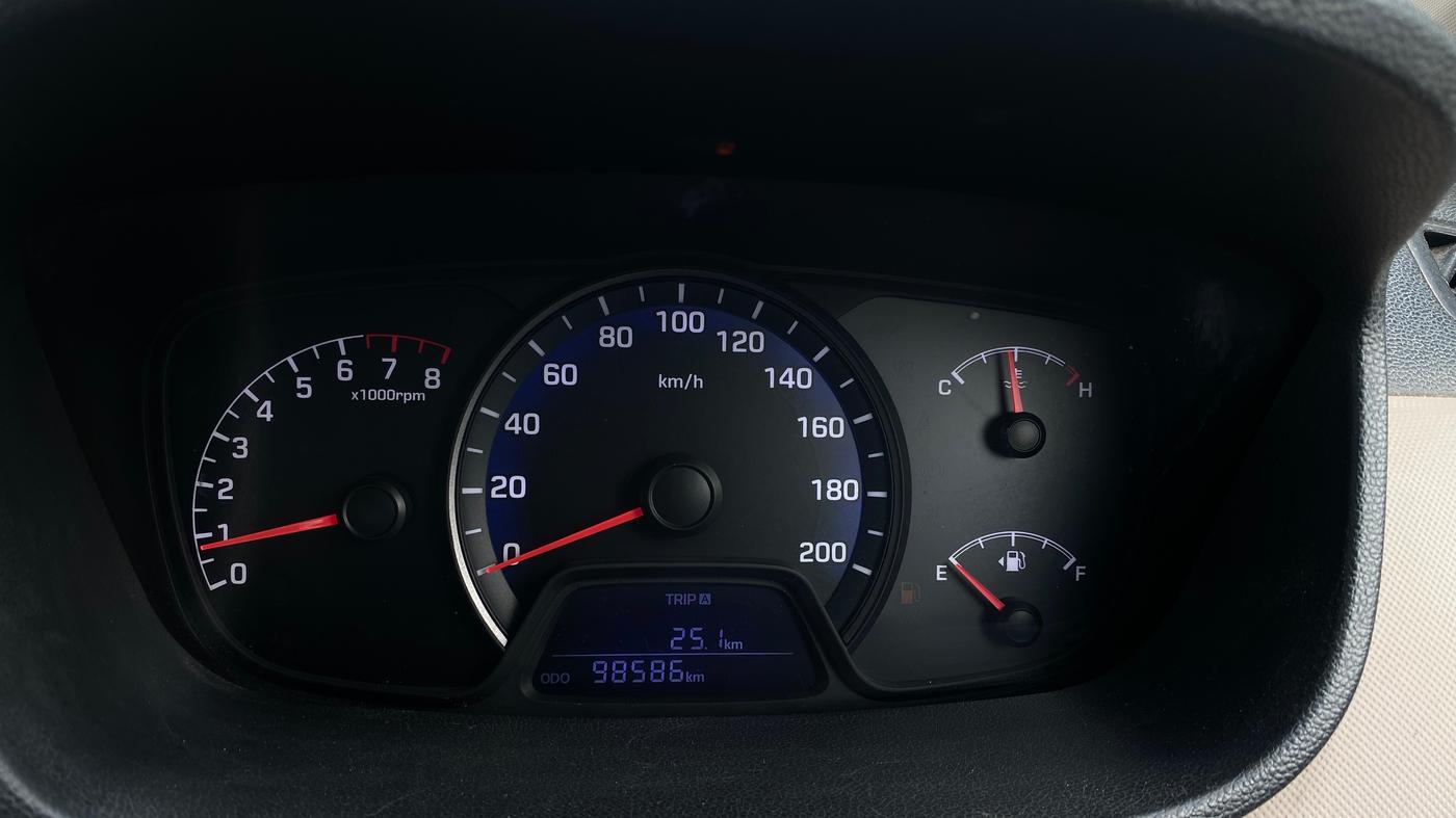 2015 Hyundai Xcent S 1.2, Petrol, Manual, 98,564 km, Odometer Image