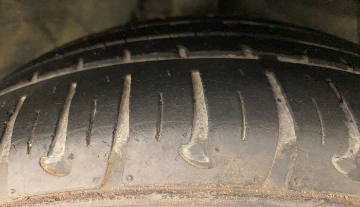 2017 Hyundai Xcent SX 1.2, Petrol, Manual, 22,338 km, Right Front Tyre Tread