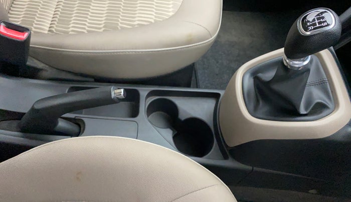 2017 Hyundai Xcent SX 1.2, Petrol, Manual, 22,338 km, Gear Lever