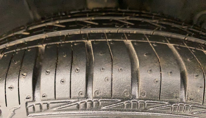 2017 Hyundai Xcent SX 1.2, Petrol, Manual, 22,338 km, Left Rear Tyre Tread