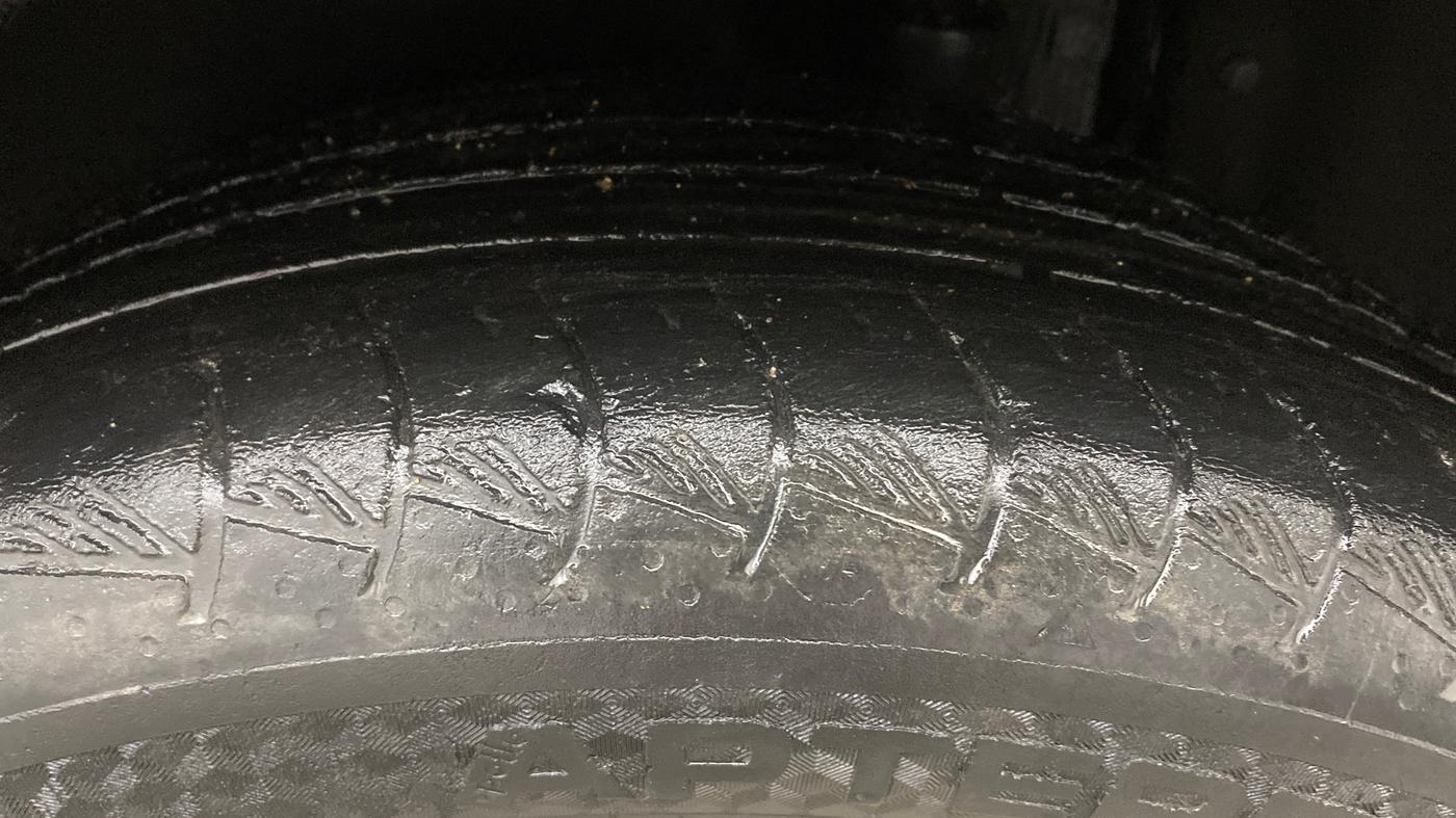 2022 Hyundai ALCAZAR PLATINUM(O) 7STR 1.5 AT, Diesel, Automatic, 75,833 km, Left Rear Tyre Tread