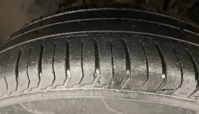 2021 Tata PUNCH ADVENTURE MT, Petrol, Manual, 57,143 km, Left Front Tyre Tread