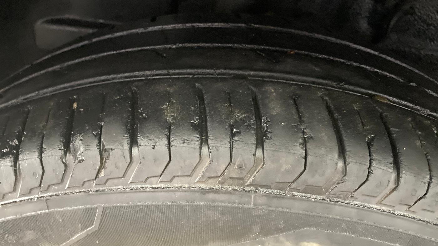 2021 Tata PUNCH ADVENTURE MT, Petrol, Manual, 57,143 km, Right Rear Tyre Tread