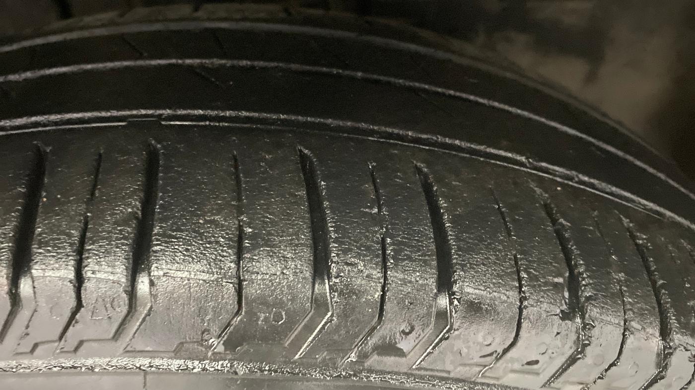 2021 Tata PUNCH ADVENTURE MT, Petrol, Manual, 57,143 km, Right Front Tyre Tread