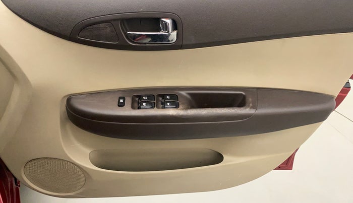 2011 Hyundai i20 MAGNA (O) 1.2, Petrol, Manual, 42,009 km, Driver Side Door Panels Control