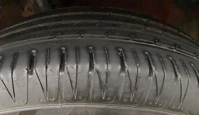 2011 Hyundai i20 MAGNA (O) 1.2, Petrol, Manual, 42,009 km, Left Rear Tyre Tread